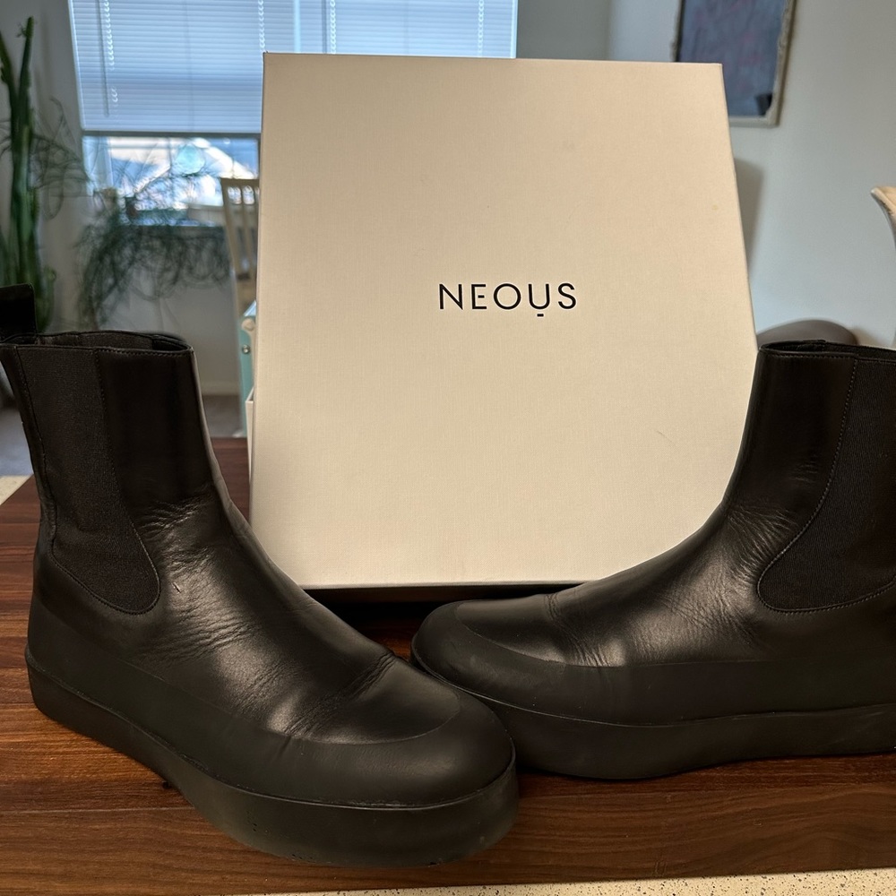 Leather black booties
